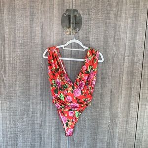 Zara Orange Floral‎ V Neck Sleeveless Draped Bodysuit